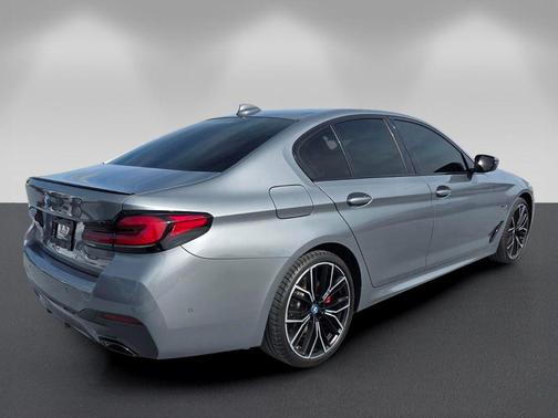 Skyscraper Gray Metallic 2023 BMW 530e 530e