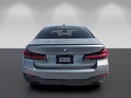 Skyscraper Gray Metallic 2023 BMW 530e 530e