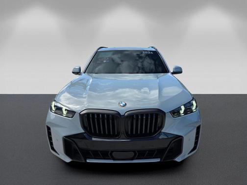 Brooklyn Gray Metallic 2024 BMW X5 sDrive40i