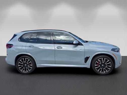 Brooklyn Gray Metallic 2024 BMW X5 sDrive40i