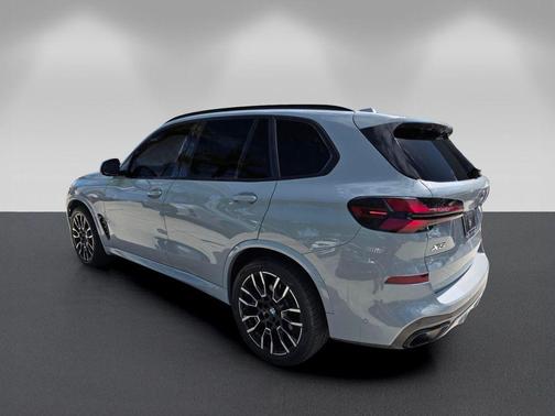 Brooklyn Gray Metallic 2024 BMW X5 sDrive40i