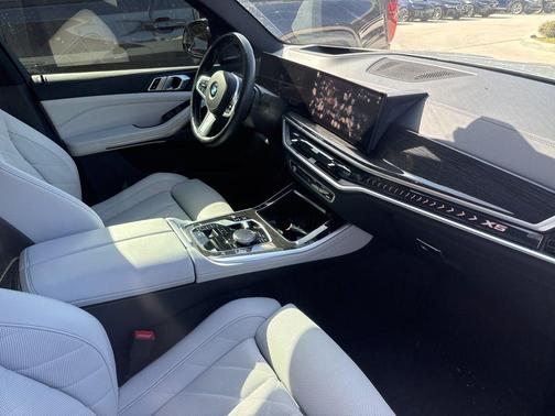 Brooklyn Gray Metallic 2024 BMW X5 sDrive40i