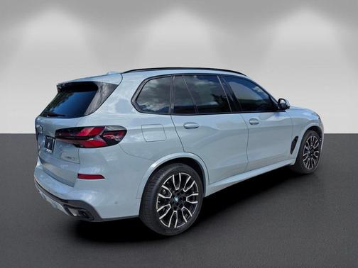 Brooklyn Gray Metallic 2024 BMW X5 sDrive40i