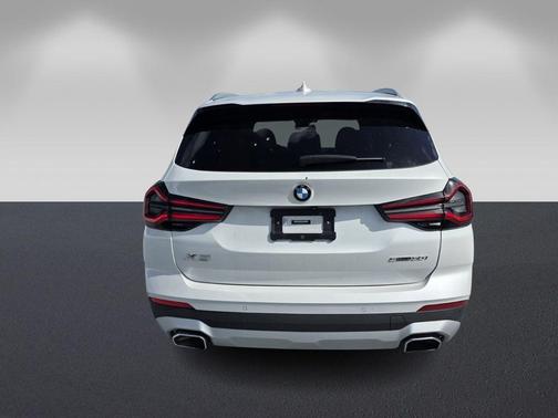 Mineral White Metallic 2022 BMW X3 sDrive30i