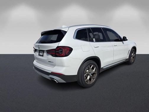 Mineral White Metallic 2022 BMW X3 sDrive30i