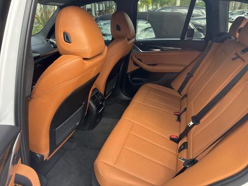 Mineral White Metallic 2022 BMW X3 sDrive30i