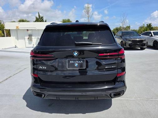 Black Sapphire Metallic 2026 BMW X5 sDrive40i
