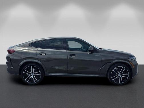 Manhattan Green Metallic 2026 BMW X6 xDrive40i