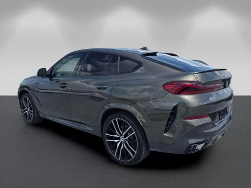 Manhattan Green Metallic 2026 BMW X6 xDrive40i