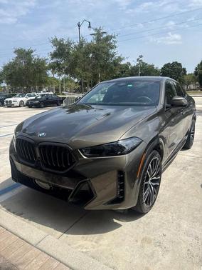 Manhattan Green Metallic 2026 BMW X6 xDrive40i