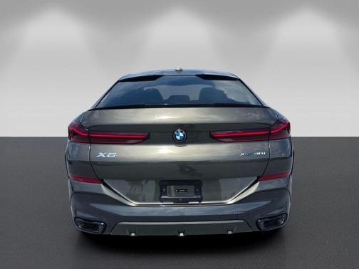 Manhattan Green Metallic 2026 BMW X6 xDrive40i