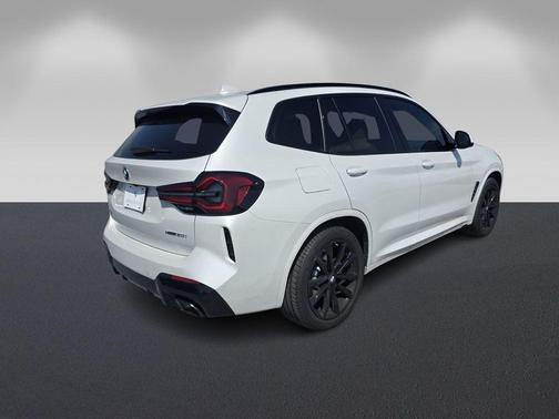 Mineral White Metallic 2024 BMW X3 xDrive30i