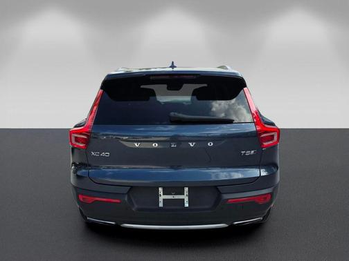 Denim Blue Metallic 2020 Volvo XC40 T5 Inscription