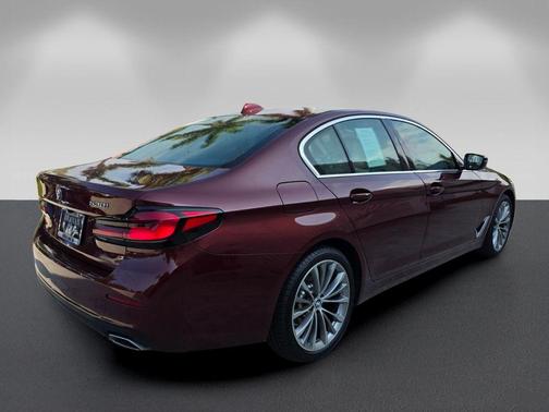 Aventurin Red Metallic 2023 BMW 530 i
