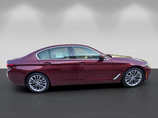 Aventurin Red Metallic 2023 BMW 530 i