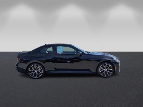 2023 BMW 230 i