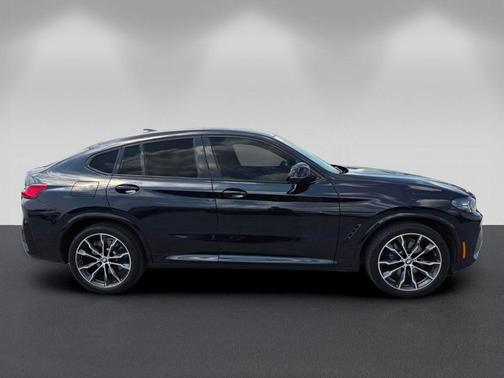 Carbon Black Metallic 2024 BMW X4 M40i