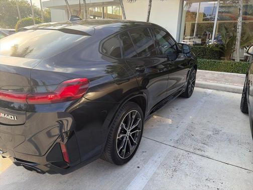 Carbon Black Metallic 2024 BMW X4 M40i