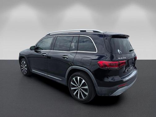 Midnight Black 2023 Mercedes-Benz GLB 250 Base