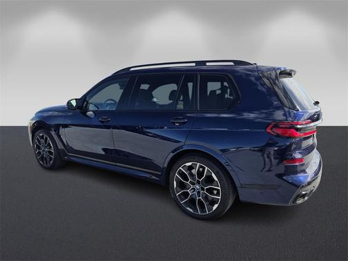 2024 BMW X7 M60i
