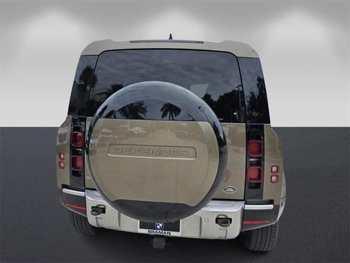 2023 Land Rover Defender 110 SE