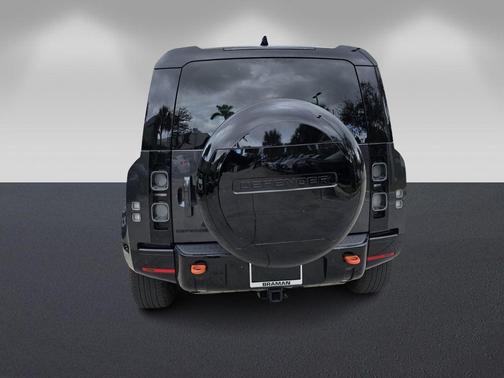 2024 Land Rover Defender P400 X