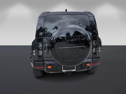 2024 Land Rover Defender P400 X