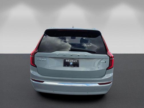 Gray Metallic 2025 Volvo XC90 B5 Core