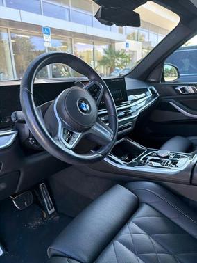 Manhattan Green Metallic 2024 BMW X5 xDrive40i