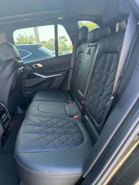 Manhattan Green Metallic 2024 BMW X5 xDrive40i