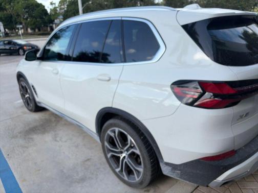Alpine White 2024 BMW X5 sDrive40i