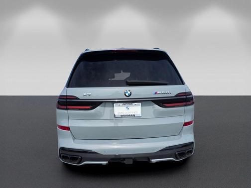 Brooklyn Gray Metallic 2024 BMW X7 M60i