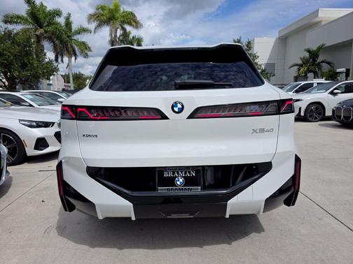 Alpine White 2027 BMW X5