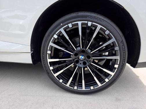 Alpine White 2027 BMW X5