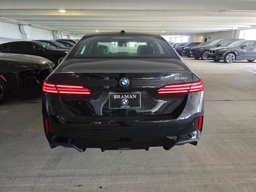 Black Sapphire Metallic 2027 BMW 530 i