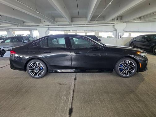 Black Sapphire Metallic 2027 BMW 530 i