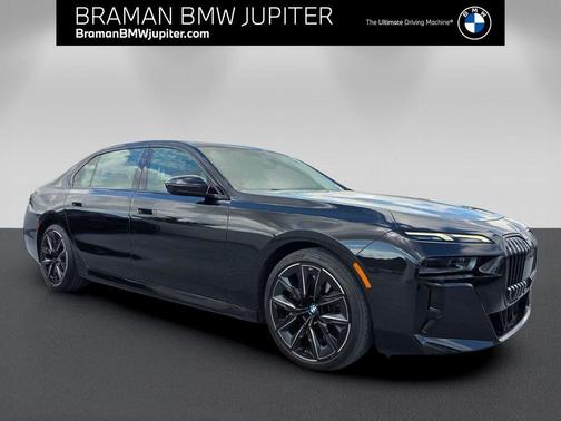 Black Sapphire Metallic 2023 BMW 740 i