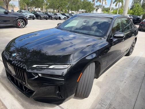 Black Sapphire Metallic 2023 BMW 740 i