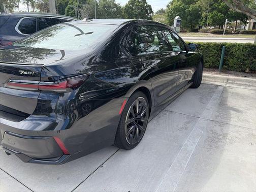 Black Sapphire Metallic 2023 BMW 740 i
