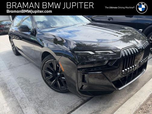 Black Sapphire Metallic 2023 BMW 740 i