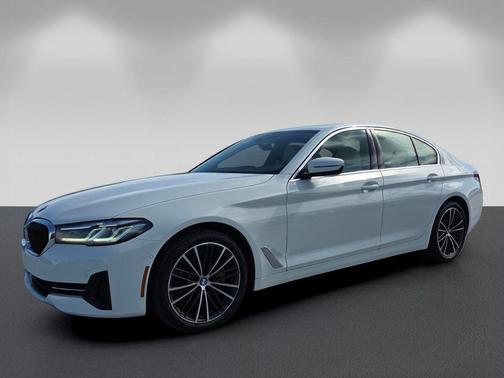 Alpine White 2021 BMW 540 i