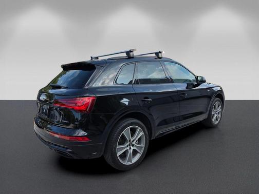 Mythos Black Metallic 2025 Audi Q5 45 S line quattro Premium