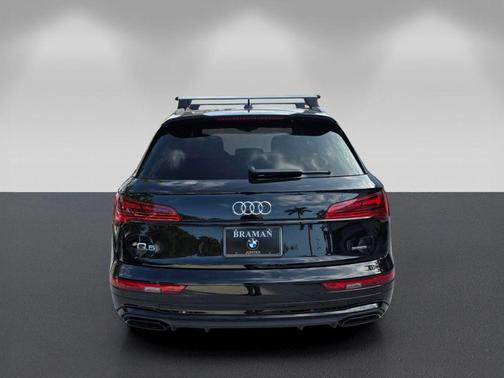 Mythos Black Metallic 2025 Audi Q5 45 S line quattro Premium