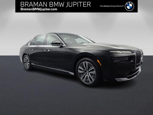 Black Sapphire Metallic 2023 BMW i7 xDrive60