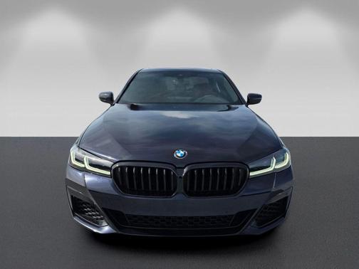 Carbon Black Metallic 2023 BMW 540 i