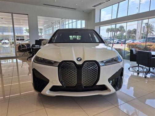 2025 BMW iX xDrive50