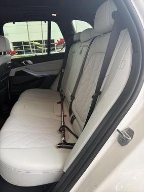 Alpine White 2023 BMW X5 PHEV xDrive45e