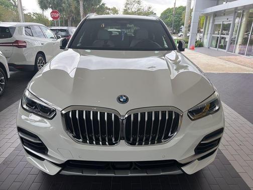 Alpine White 2023 BMW X5 PHEV xDrive45e
