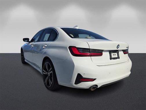 2022 BMW 330 i