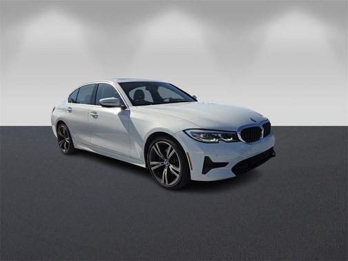 2022 BMW 330 i